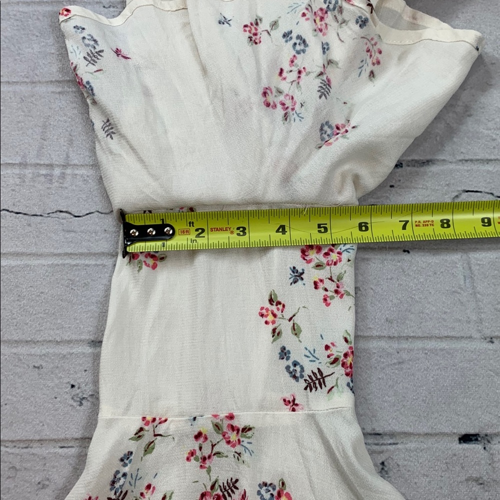 ❗️Sale ❗️ ' Floral Printed Flare Sleeve Blouse - Picture 7 of 8